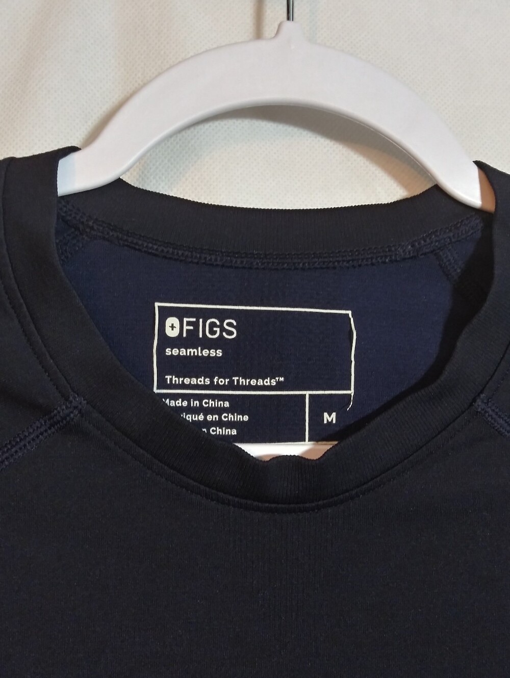 FIGS Navy Blue Salta Seamless Long-Sleeve Underscrub Size M - Picture 3 of 6